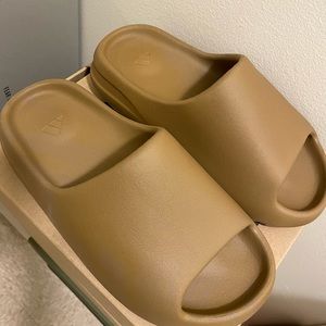 Yeezy Slides in Ochre